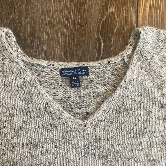 Winding River / woman’s/ XL/ v neck sweter - Picture 2 of 13